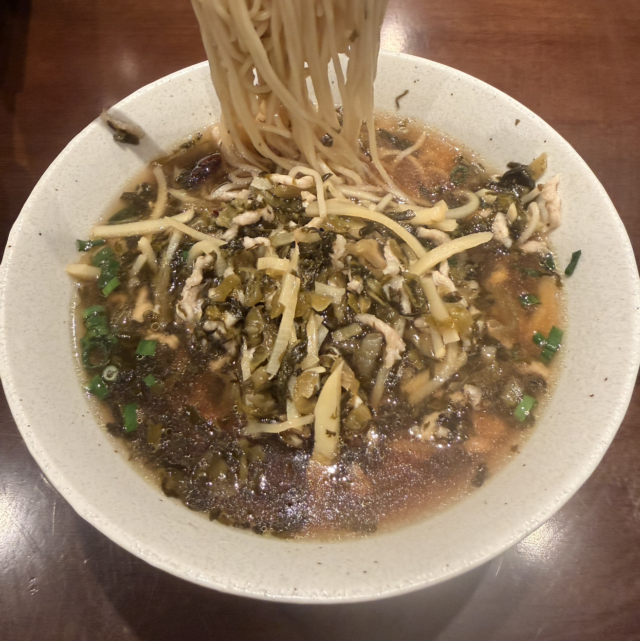 高菜入り豚肉細切り麺